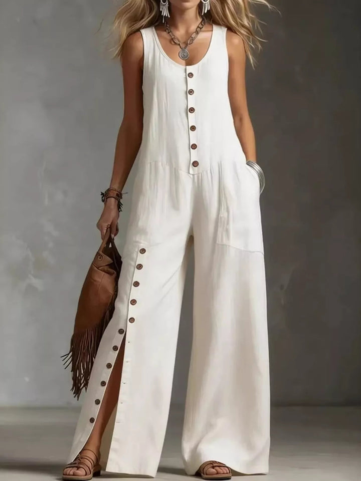 Ærmeløs jumpsuit med vide ben og knapper foran — Plus Size