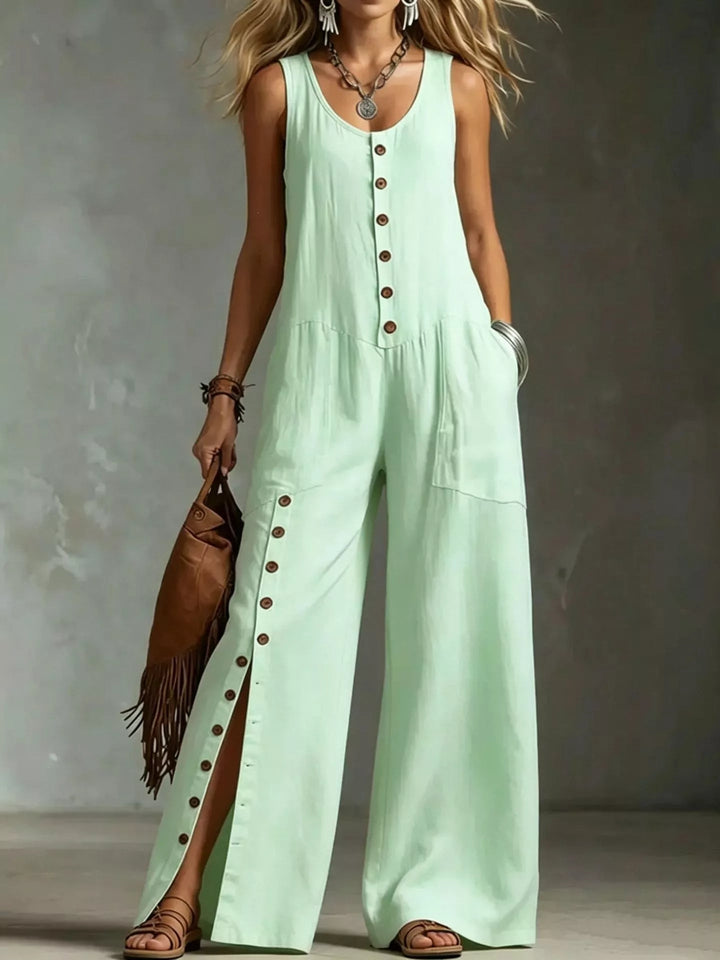 Ærmeløs jumpsuit med vide ben og knapper foran — Plus Size