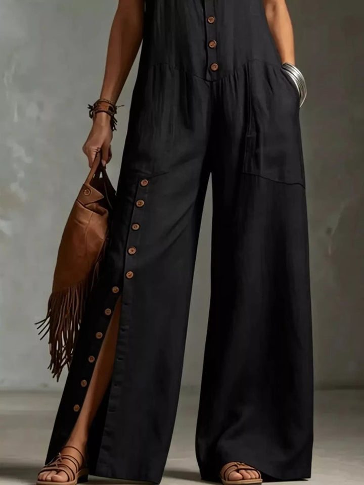 Ærmeløs jumpsuit med vide ben og knapper foran — Plus Size
