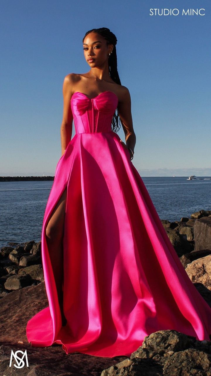 Capri - Hot Pink Formelkjole, satin stropløs korset med snørebånd, lommer, benslids