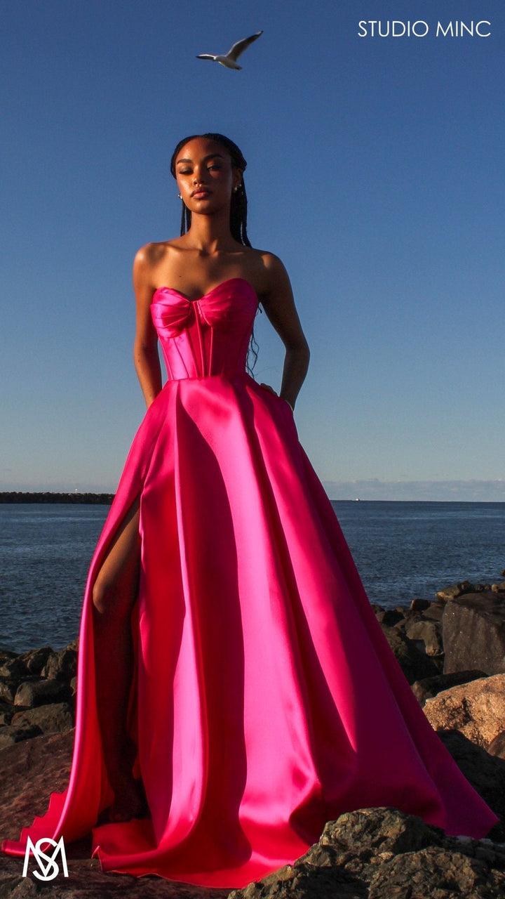 Capri - Hot Pink Formelkjole, satin stropløs korset med snørebånd, lommer, benslids