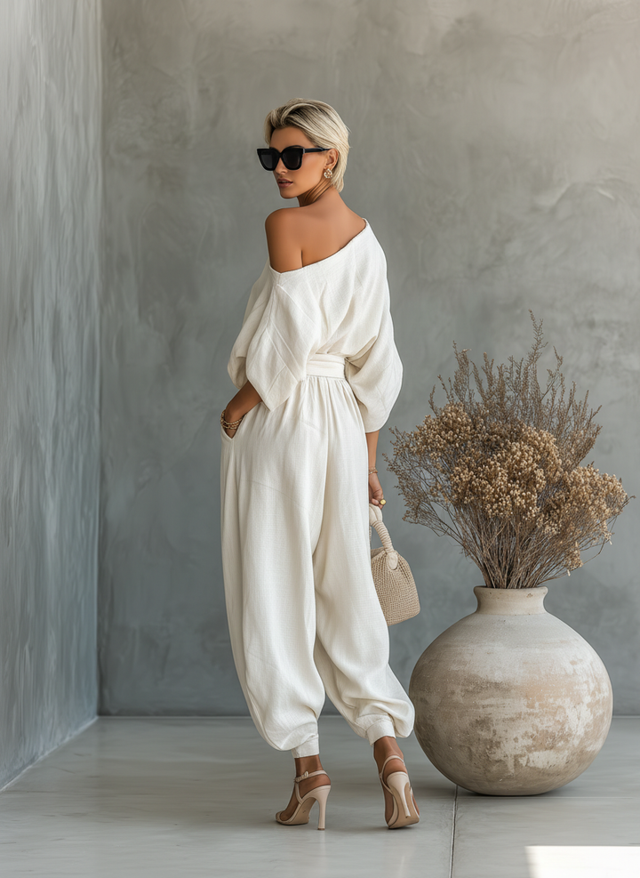 Damesæt med off-shoulder hør, løstsiddende casual top og tilspidsede bukser i off-white MDA2770K8T