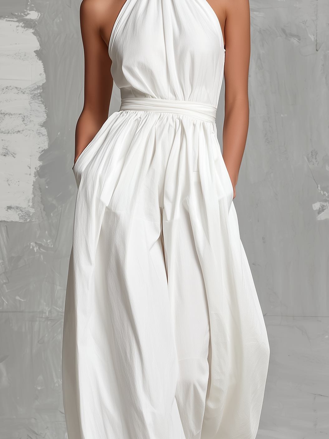 Elegant hvid vævet ærmeløs halterneck-jumpsuit til kvinder MDZ0554A3AN