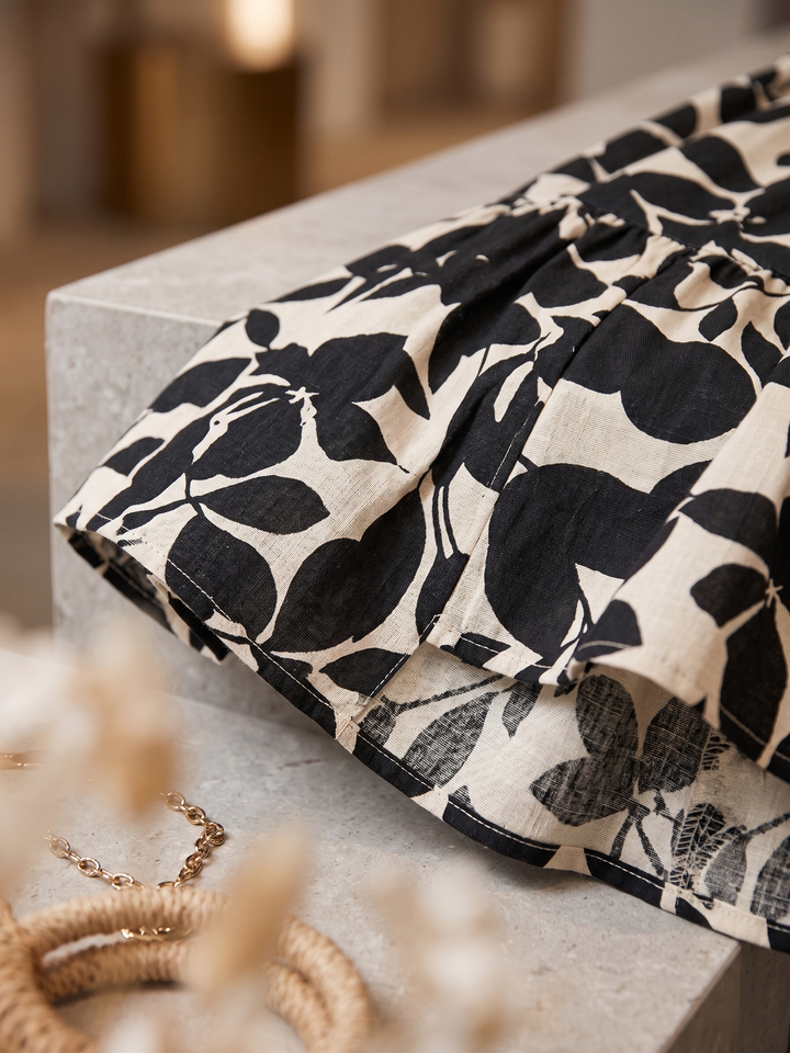 Tasha™ | Elegant midikjole med mavecamouflerende design