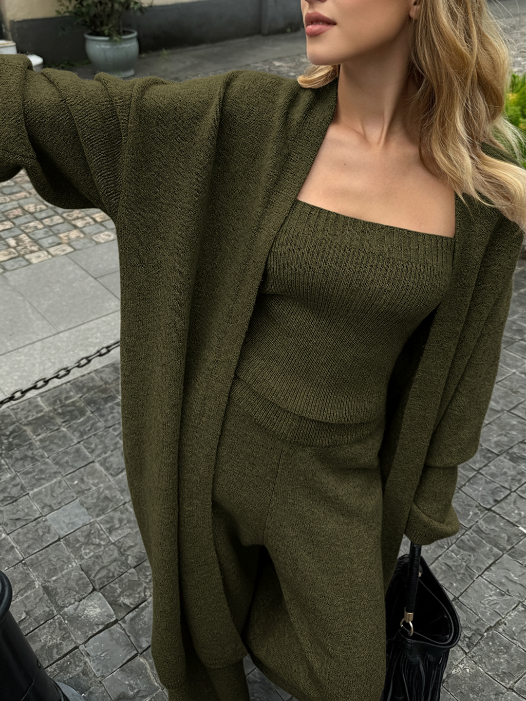Tredelt strikkesæt med bustier-bukser